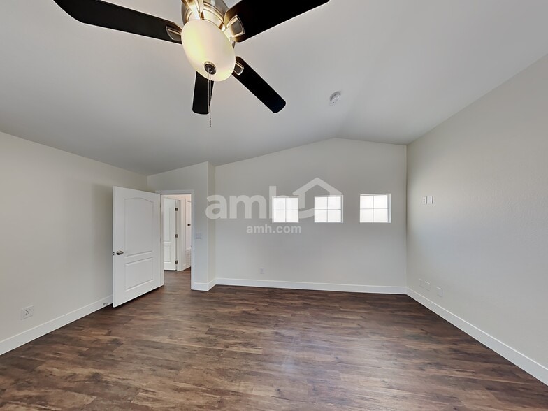 Building Photo - 8892 Happy Stream Ave