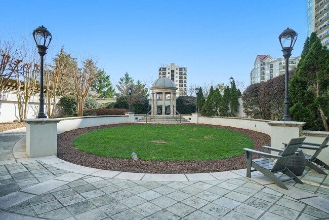 Building Photo - 195 14th St NE