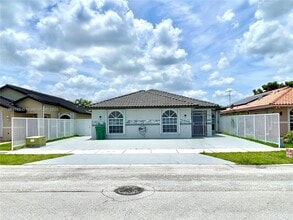 Building Photo - 5500 SW 142nd Pl