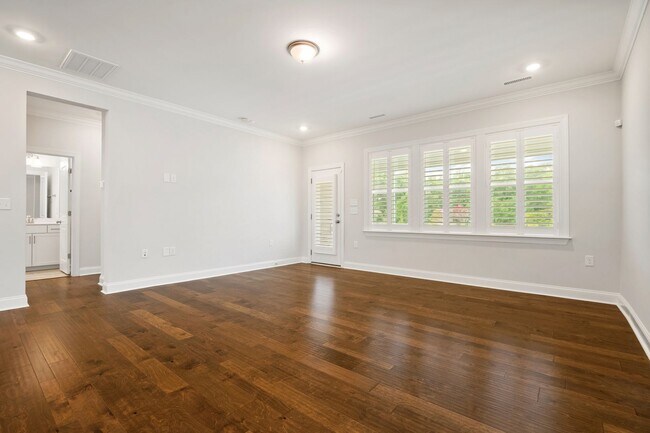 Building Photo - 504 Spotted Fawn Ct