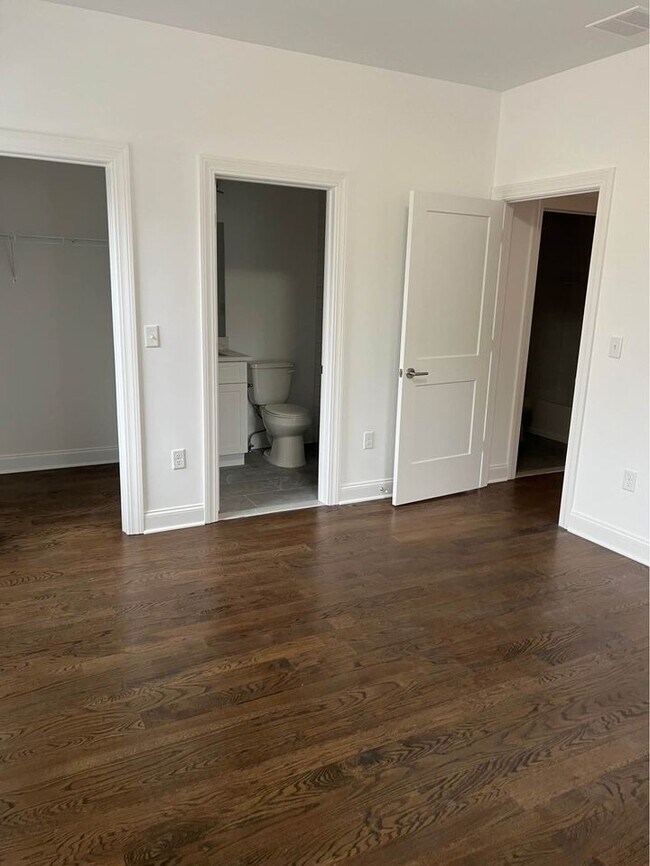 Building Photo - 16 Stevens Ave