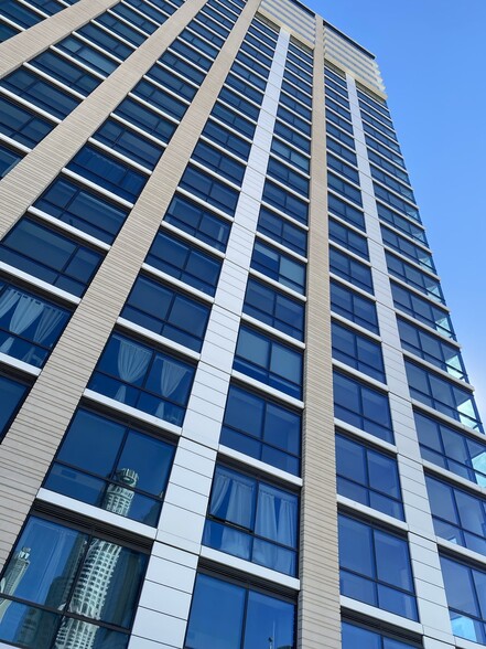 Building Photo - 400 S Broadway