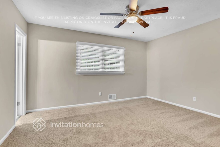 Building Photo - 4891 Lehigh Dr