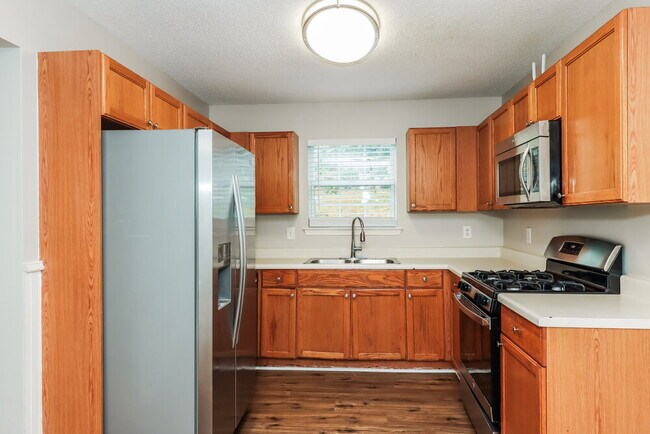 Building Photo - 118 Bainbridge Ct