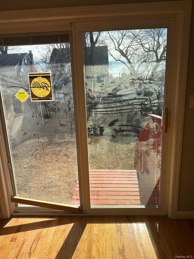 Building Photo - 237-34 Fairbury Ave