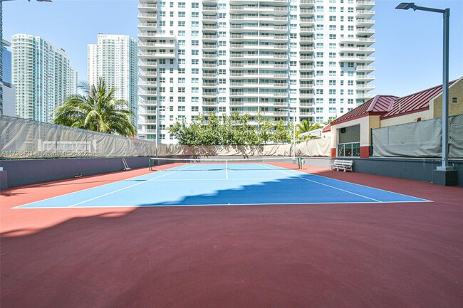 Building Photo - 1155 Brickell Bay Dr