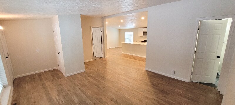 Building Photo - 1130 Valley Manor Ct