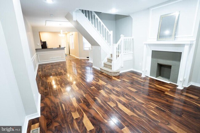 Building Photo - 1745 N 60th St