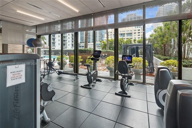 Building Photo - 1080 Brickell Ave