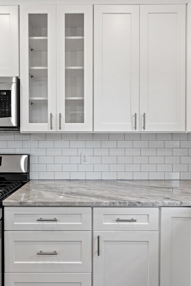 Building Photo - 2006 E 14th St