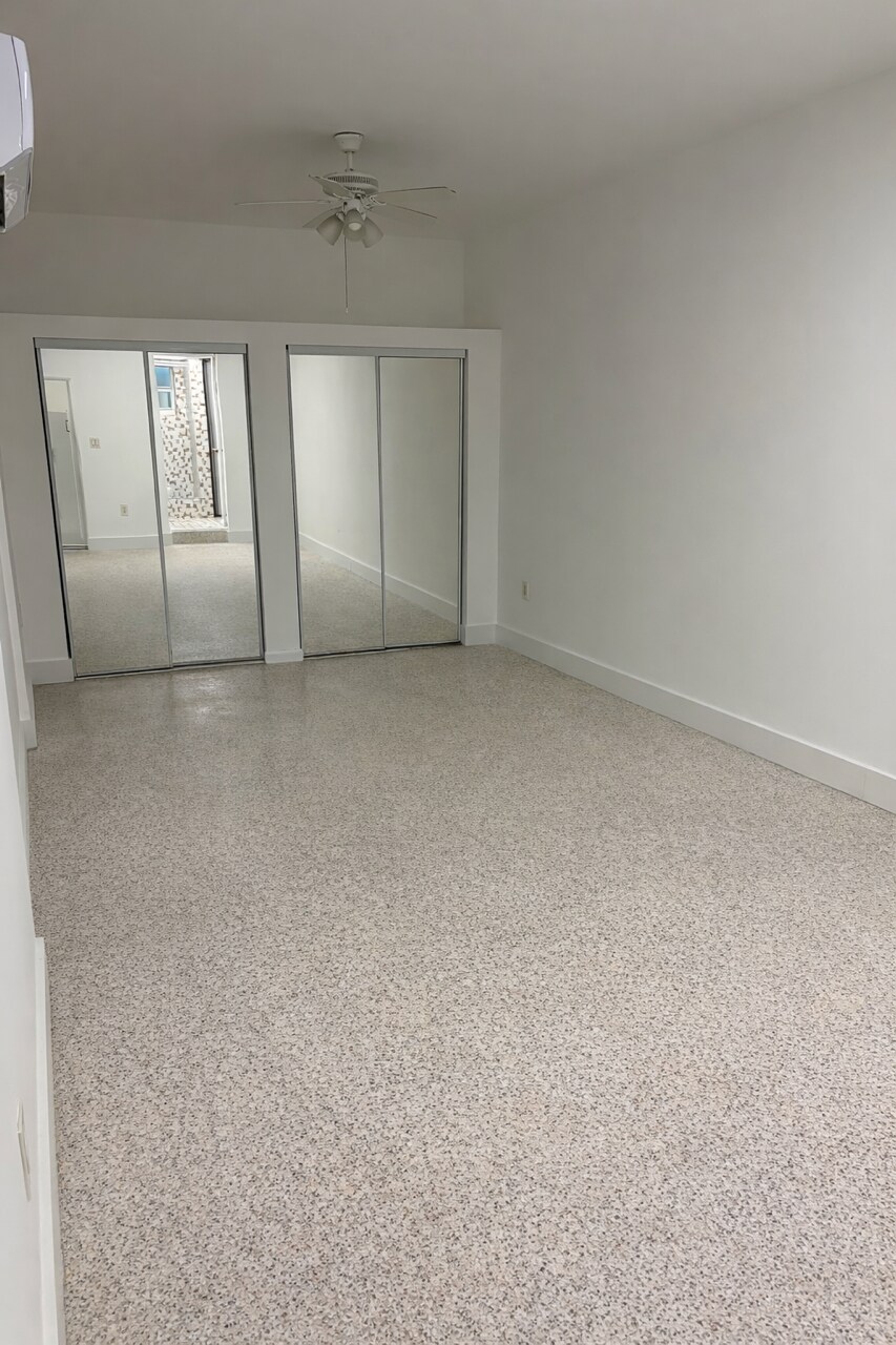 Building Photo - 900 NW 32nd Ave