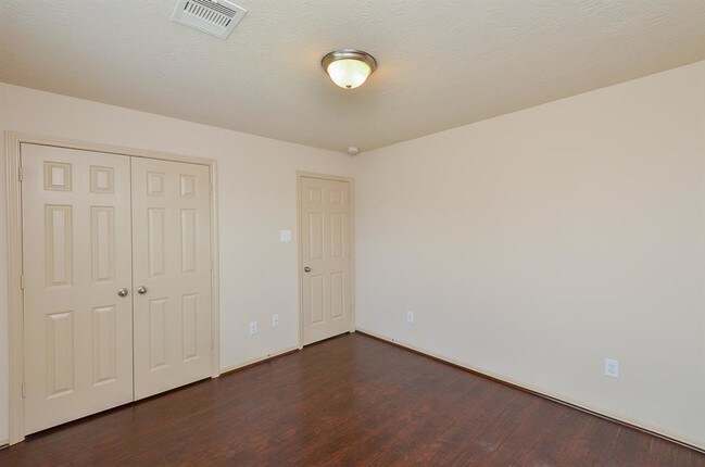 Building Photo - 25135 Ginger Ranch Dr