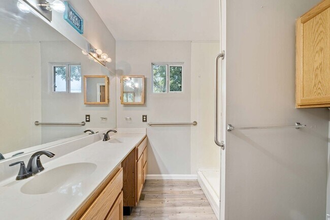 Building Photo - Quaint 3 Bedroom, 2 Bath Home in Cedar Park