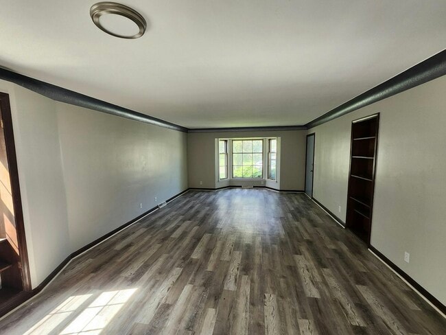 Building Photo - 18314 Chagrin Blvd