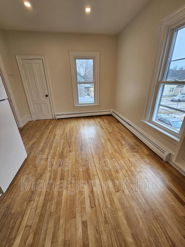Building Photo - 16-18 Loomis Street - 2