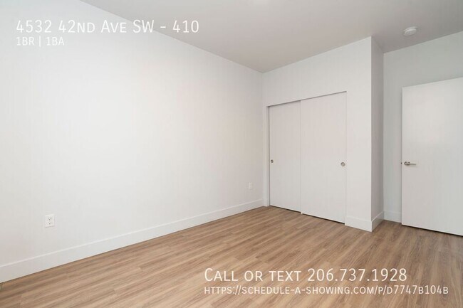 Building Photo - 4532 42nd Ave SW