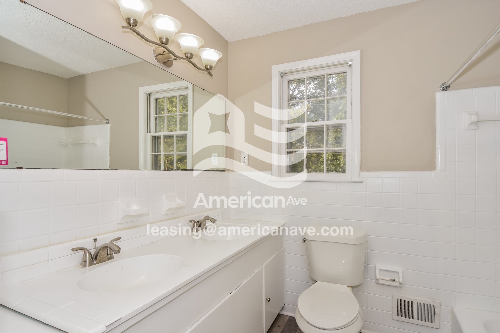 Building Photo - 4030 Maurice St