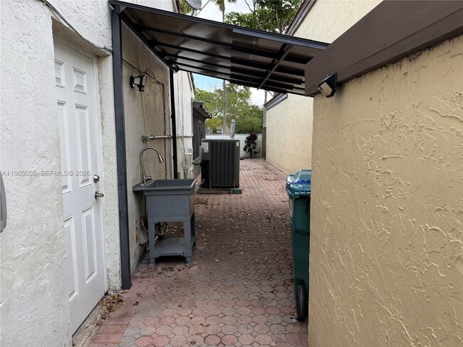 Building Photo - 17321 NW 63rd Ave