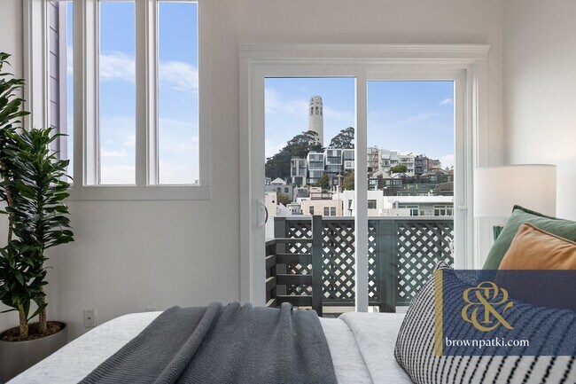 Building Photo - 382 Green St