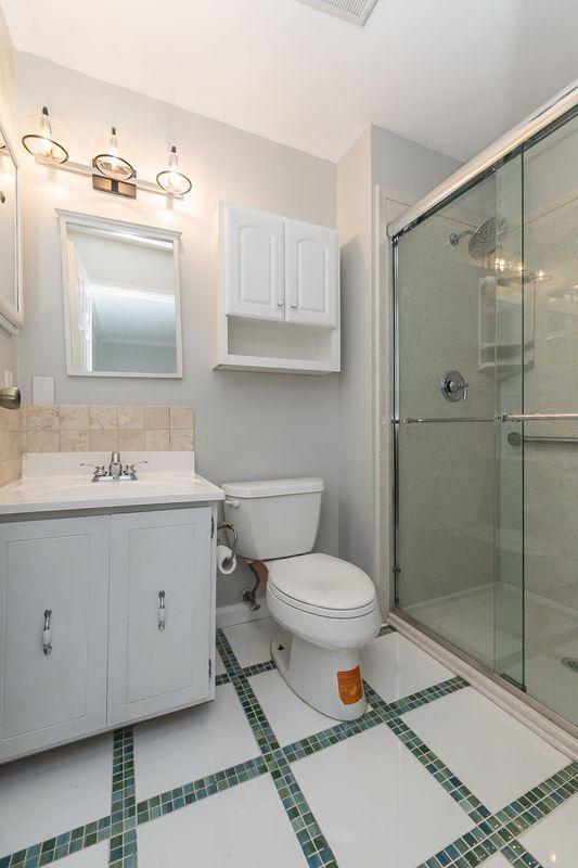 Building Photo - 15451 Duxbury Way