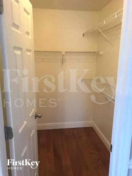 Building Photo - 17261 Oriole Rd