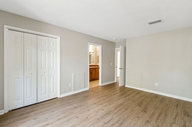 Building Photo - Mariners Walk - Easy walk to the beach