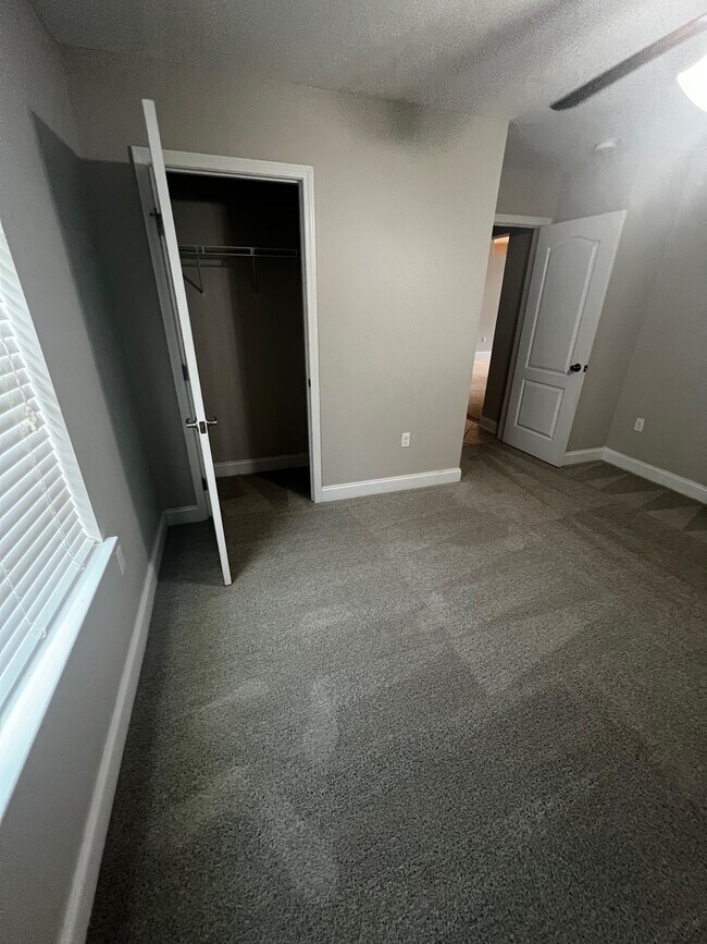 Building Photo - 9722 Misty Meadow Ln