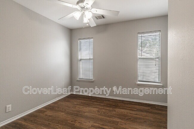 Building Photo - 106 Red Willow