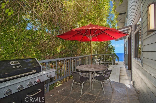 Building Photo - 785 Alta Vista Way