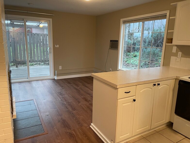 Dining area - 4360 Imperial Dr