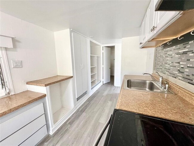 Building Photo - 162 Sapodilla St