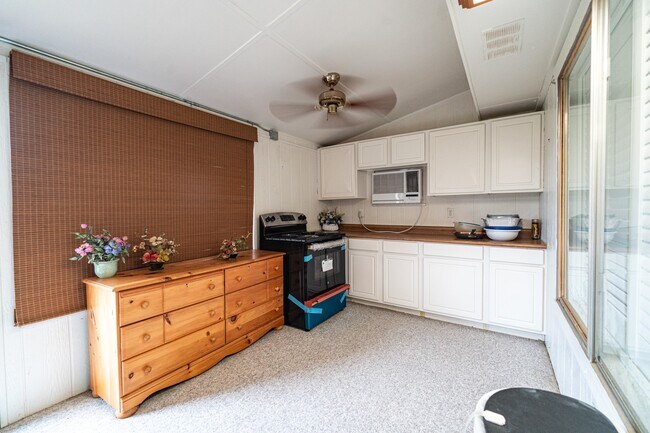 Building Photo - 3026 S Peach Hollow Cir