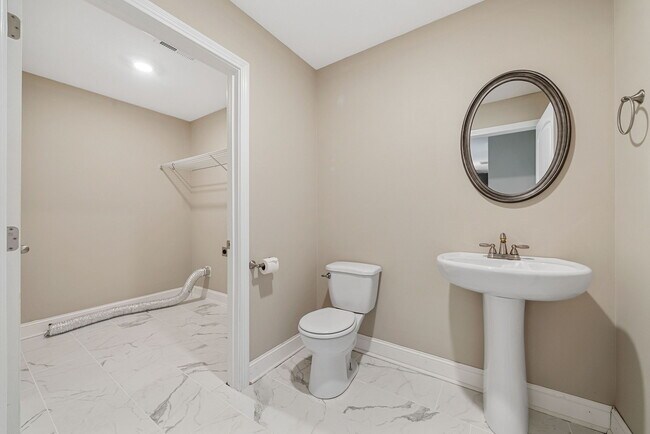 Building Photo - 2961 Lancelot Ln