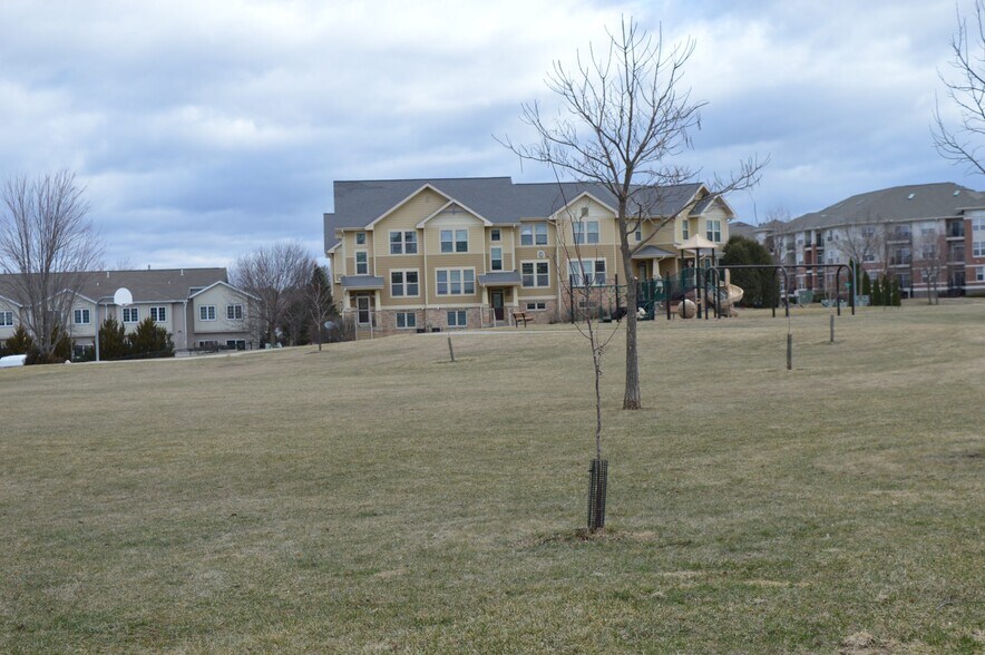 Building Photo - 8201 Mayo Dr