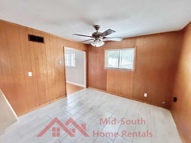Building Photo - 3831 Hermitage Dr