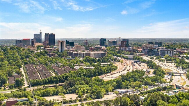 Building Photo - 406 Pershing Rd