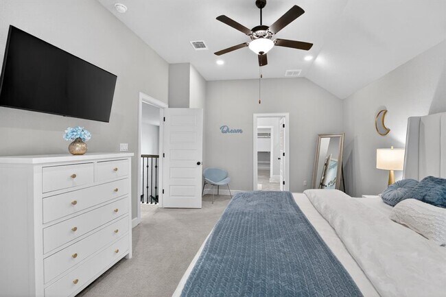 Building Photo - 6312 Empresa Dr