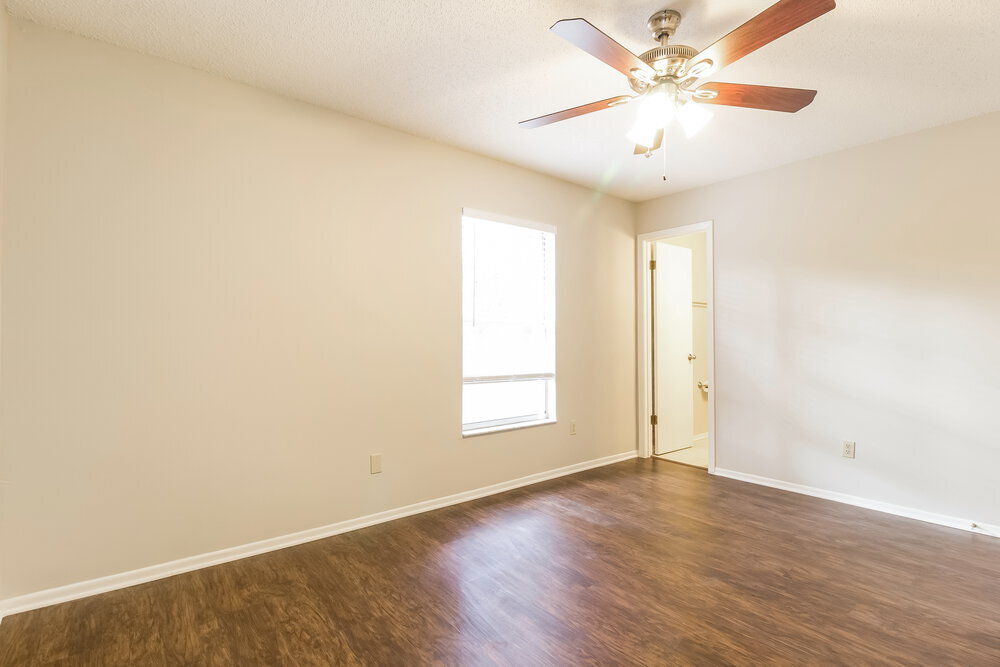 Building Photo - 234 Oak Rd