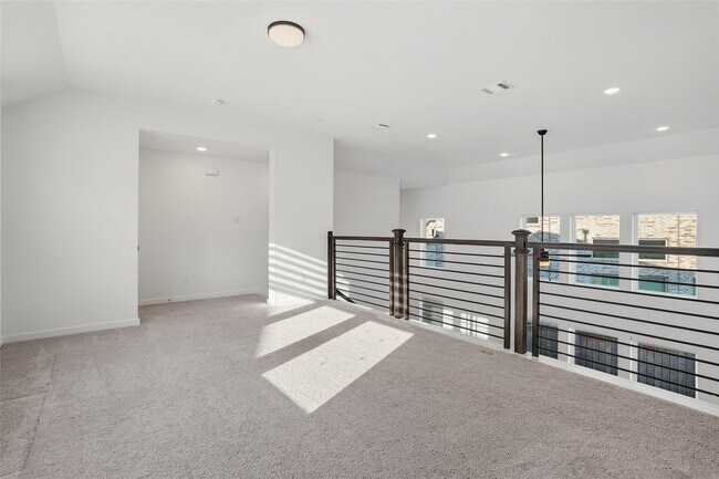 Building Photo - 21211 Metallic Blue Dr