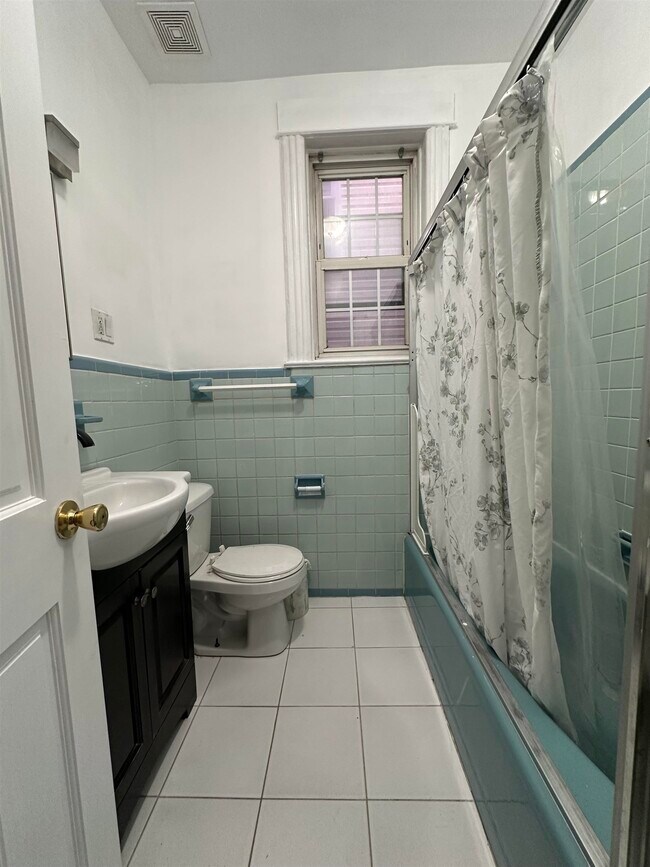 Building Photo - 316 Avenue B