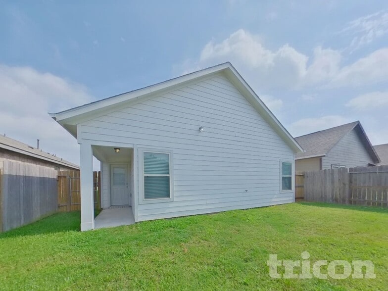 Building Photo - 9829 Gln Brk Ln