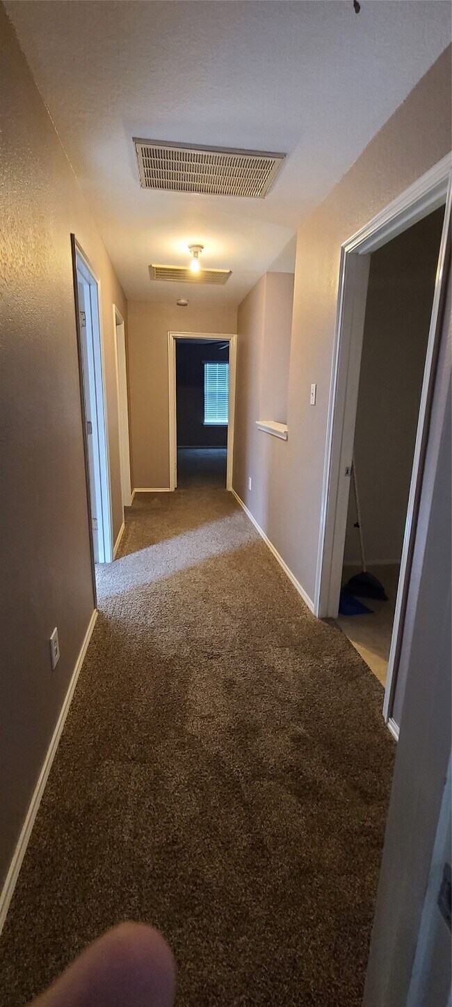 Building Photo - 19042 Remington Mill Dr