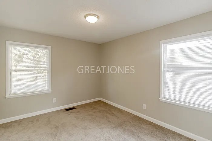 Building Photo - 724 84th St S