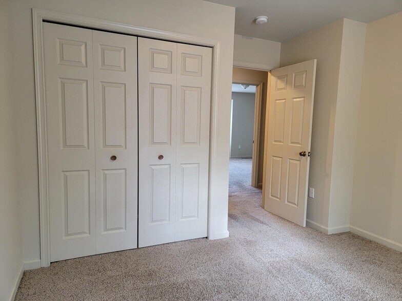 Building Photo - 30 Christy Ct