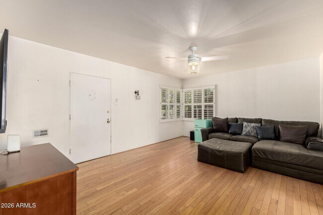 Building Photo - 1301 W MacKenzie Dr