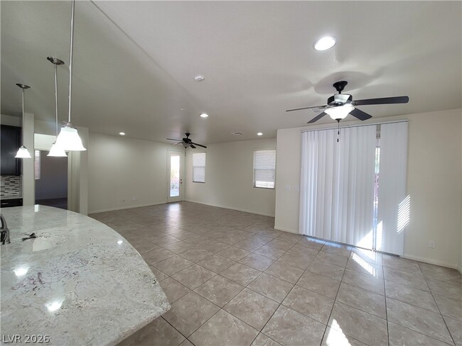 Building Photo - 5564 Bethany Bend Dr