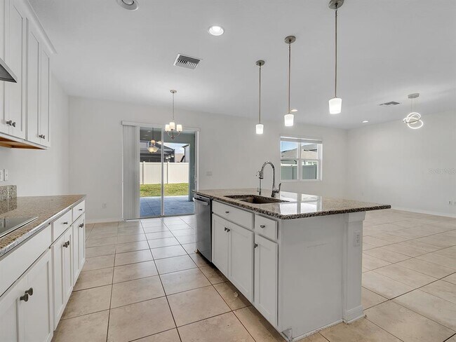 Building Photo - 7323 Pool Compass Loop