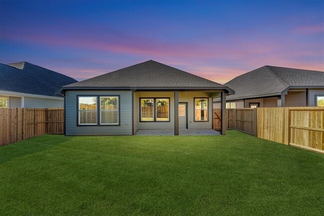 Building Photo - 16923 Lavender Farm St