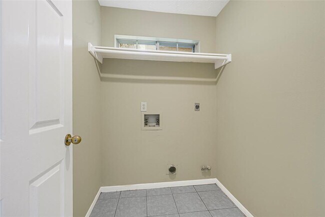 Building Photo - 7914 Rothesay Chase Rd