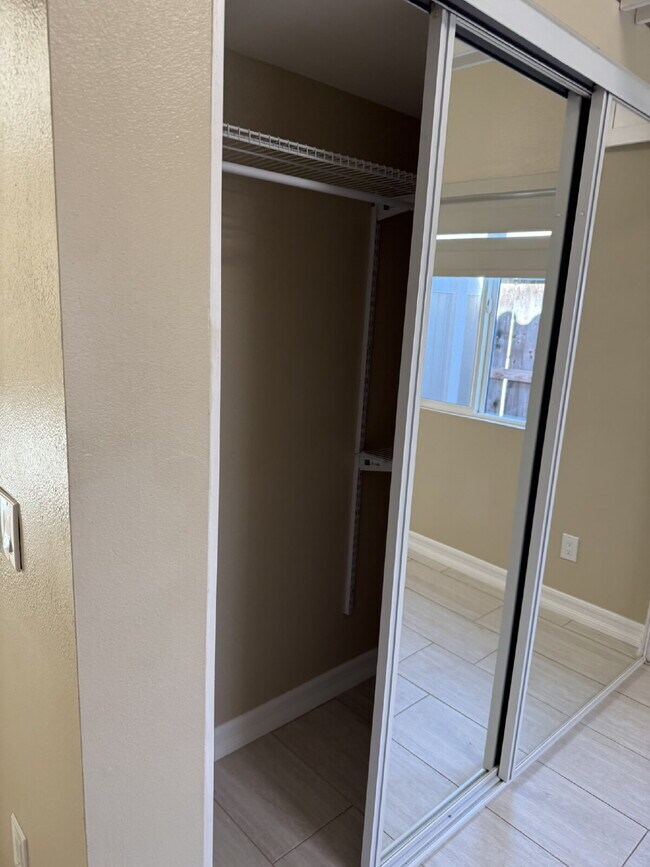 Building Photo - Beautifully finished 2024 ADU in the Victo...
